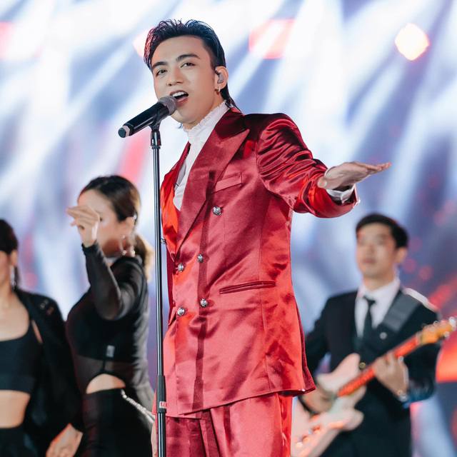 SOOBIN bị soi gia nhập hội SOOBIN bị soi gia nhập hội