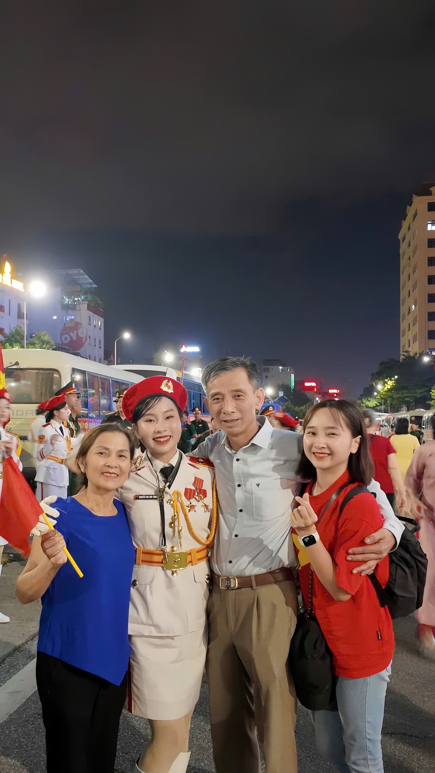 Chiến sĩ xinh đẹp khối Quân nhạc là TikToker nổi tiếng - 11