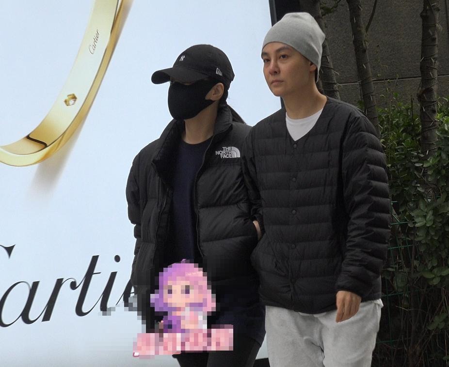 Chị Đẹp 2 lần lộ ảnh nóng bị tóm hẹn hò tomboy đẹp trai nhất MXH- Ảnh 1. Chị Đẹp 2 lần lộ ảnh nóng bị tóm hẹn hò tomboy đẹp trai nhất MXH- Ảnh 1.