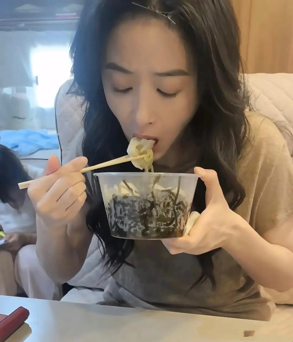 1 minh tinh hạng A cay đắng tiết lộ: Tôi phải ăn những thứ đến trâu bò còn chê- Ảnh 5.