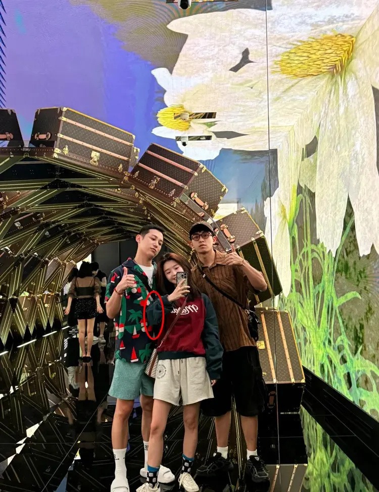 "Nữ thần thanh xuân" bị tố hãm hại mỹ nam Vu Mông Lung 641 4 1758002054303309527128 1758012532295 17580125325801661273501