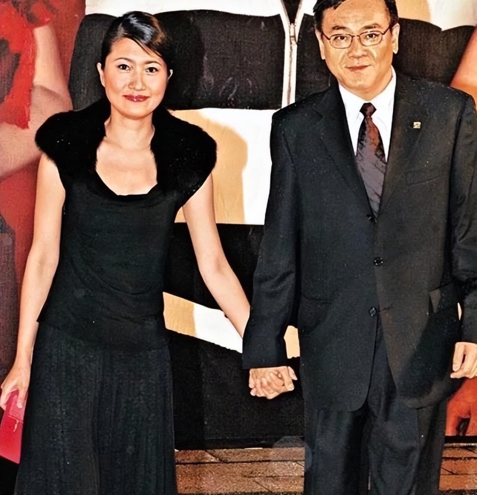 5 sao nam “lật kèo” không đáng mặt đàn ông: Cấm vợ sinh con rồi lại ra ngoài