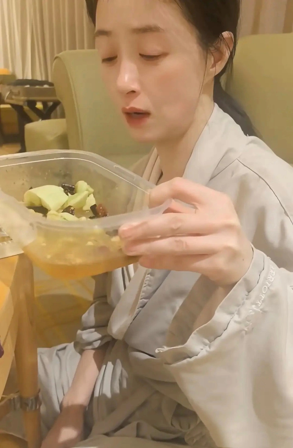 1 minh tinh hạng A cay đắng tiết lộ: Tôi phải ăn những thứ đến trâu bò còn chê- Ảnh 3.