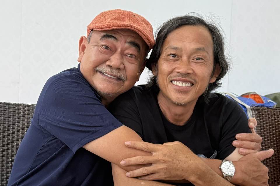 NS Hoài Linh lộ diện khác lạ sau khi em trai thông báo khẩn về tình trạng sức khỏe- Ảnh 4.