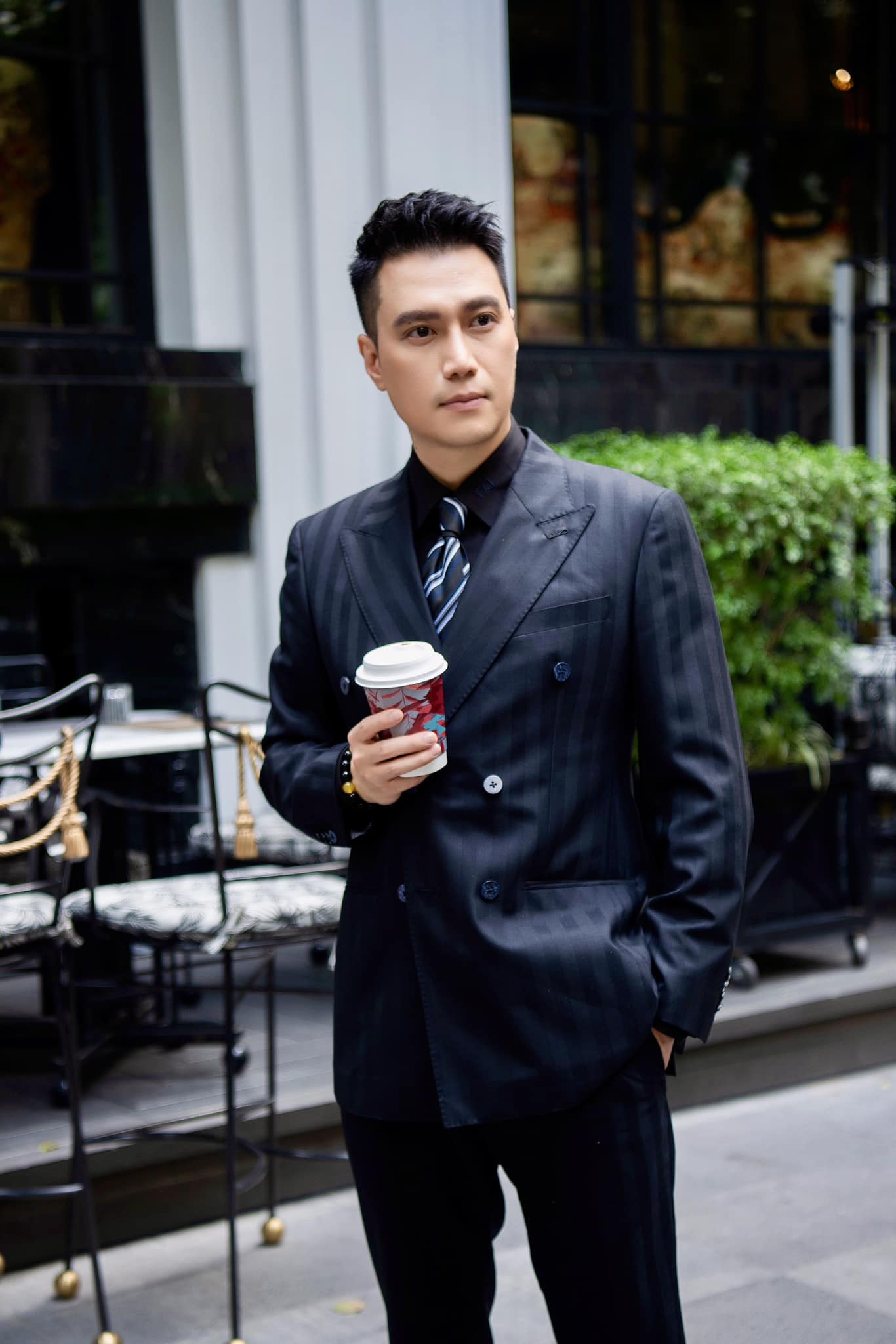 Nam thần VTV chi gần nửa tỷ