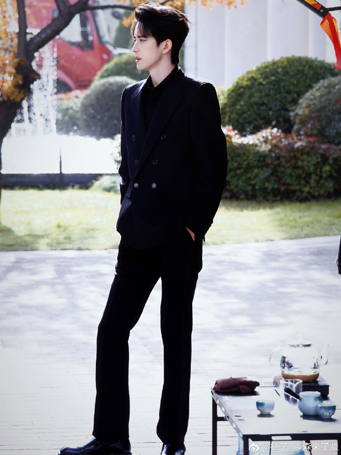 Chưa từng có cặp đôi nào chạm đỉnh cao thẩm mỹ thế này: Nhà trai là tổng tài sang tới nóc, nhà gái xứng danh đại mỹ nhân- Ảnh 5.