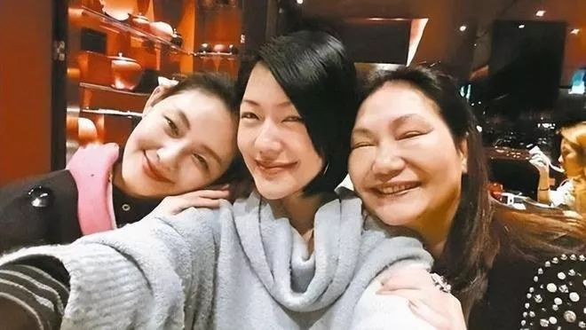 Mẹ Từ Hy Viên bức xúc việc chia tài sản của con gái?- Ảnh 1.