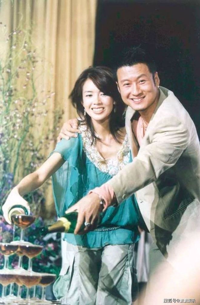 1 Hoa hậu tuyên bố ly hôn, chồng diễn viên mắc bê bối khiến vợ dằn mặt: