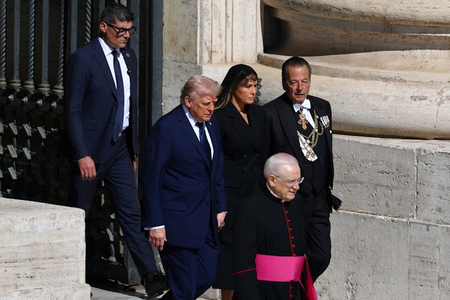 Tang lễ Giáo hoàng Francis: Những nhân vật quyền lực nhất thế giới và 200.000 người tham dự- Ảnh 3.