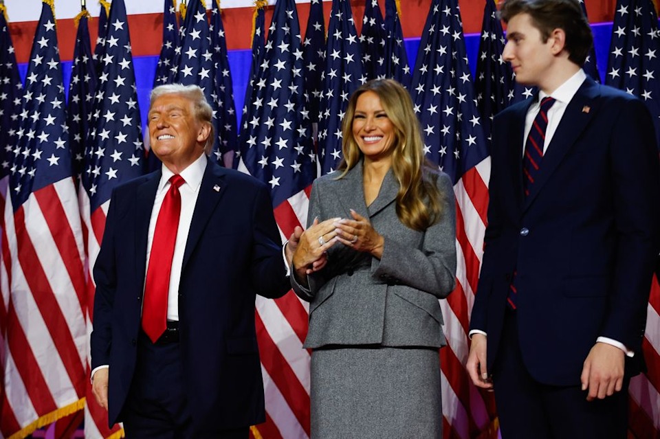 "Hoàng tử Nhà Trắng" Barron Trump bất ngờ gây sốt với ngoại hình cực kỳ khác lạ đến không nhận ra trong ngày cha nhậm chức 689e317a5b28 gettyimages 2183219444 1737393067097 1737393067201761228647