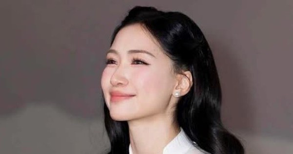 Hòa Minzy: "Nếu con có tất cả nhưng không còn bố mẹ ở bên thì tiền bạc cũng chẳng ích gì nữa" 69236 8148 6501 1755869732 1758965662071523323931 0 20 300 500 crop 17589656963371622927360 1758974611450 1758974611824157796 0 0 400 764 crop 17589746869061662136048jpg