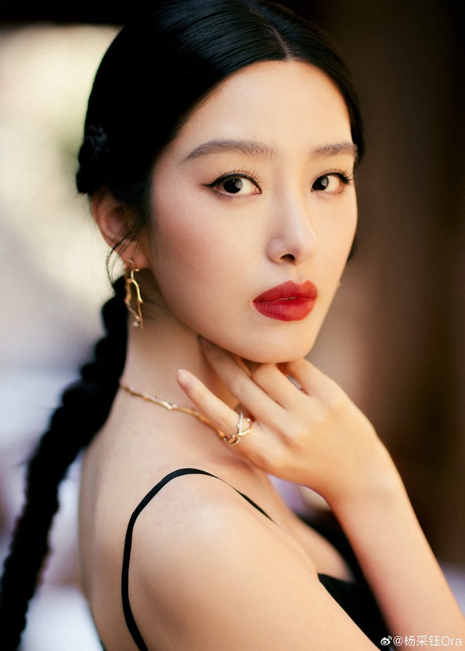 Mỹ nhân 92 sinh con cho thiếu gia tập đoàn bị nhà nội