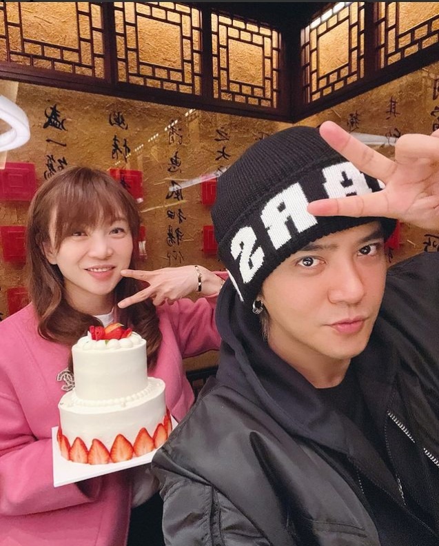 Ca sĩ T. bị cấm diễn toàn quốc làm xét nghiệm ADN, nhận kết quả mà