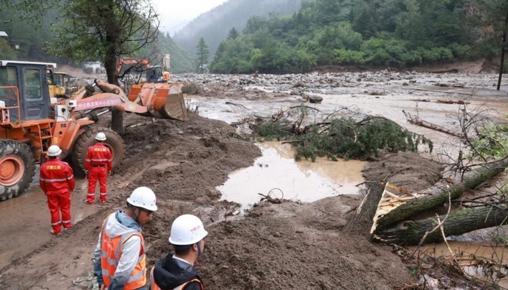 Lũ quét, sạt lở đất ở Trung Quốc, 13 thiệt mạng và 30 người mất tích- Ảnh 1. Lũ quét, sạt lở đất ở Trung Quốc, 13 thiệt mạng và 30 người mất tích- Ảnh 1.
