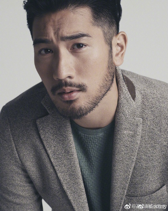 Clip sốc: Mỹ nhân gen Z hàng đầu showbiz kiệt sức ngã gục khi đang quay show, phản ứng ekip gây phẫn nộ- Ảnh 4.