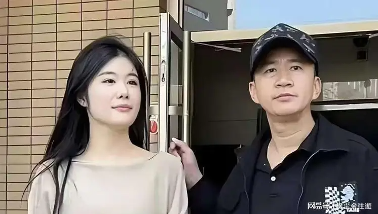 Bắt gặp nam diễn viên phim giờ vàng về quê bán mỳ, có 5 triệu fan mà tiền cát xê không đủ mua thuốc cảm- Ảnh 5. Bắt gặp nam diễn viên phim giờ vàng về quê bán mỳ, có 5 triệu fan mà tiền cát xê không đủ mua thuốc cảm- Ảnh 5.