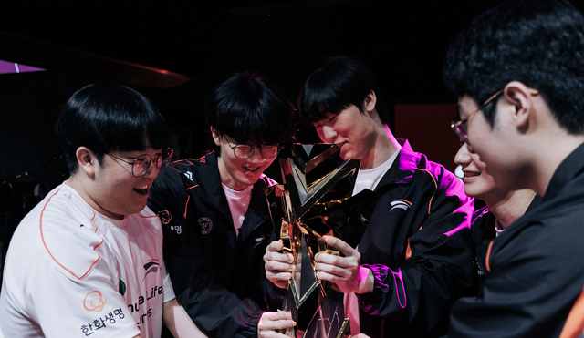 Viper nói một câu chí mạng sau khi nâng cup First Stand 2025 khiến fan LPL