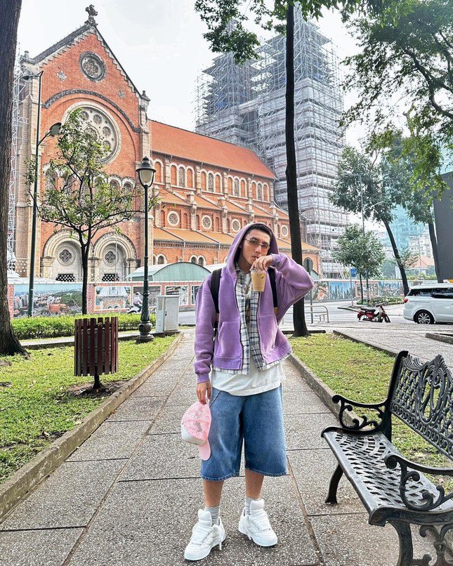 Sơn Tùng đi chợ Bến Thành, nhét xoài, măng cụt vào túi 300 triệu đồng - 7