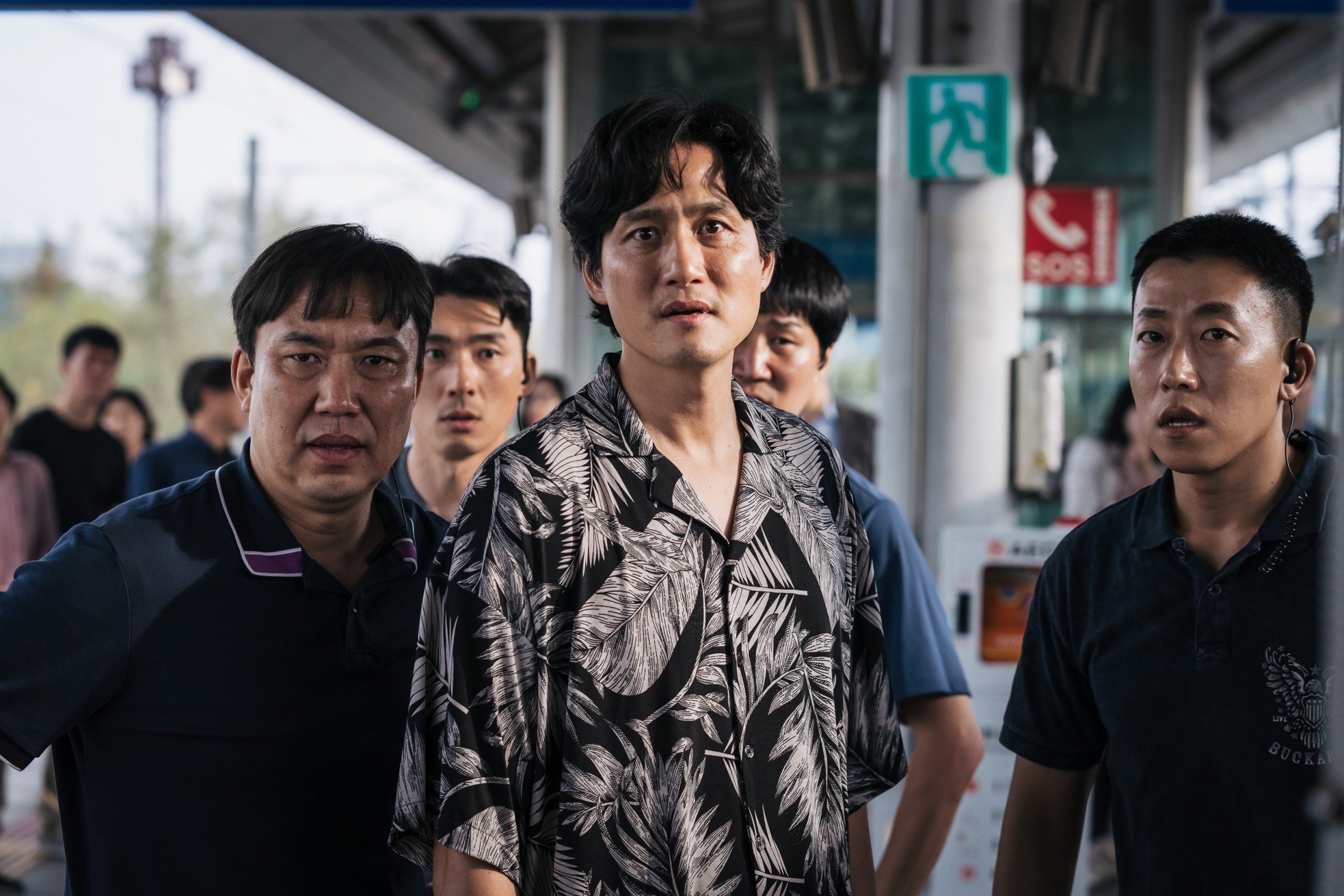 Trận chiến ngầm giữa giới chức, tội phạm và truyền thông - 10