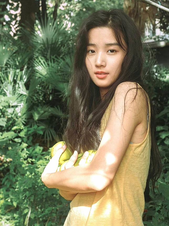 Cặp đôi Trung Quốc làm netizen đau khổ van xin đừng yêu nhau: Nữ chính phèn nhất Cbiz, nam chính phá nát nguyên tác- Ảnh 3.