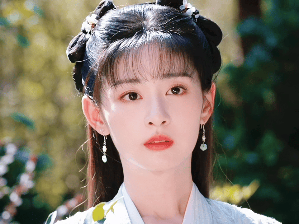 Sao nữ được khen đẹp hơn Lưu Diệc Phi và Cảnh Điềm có nguy cơ