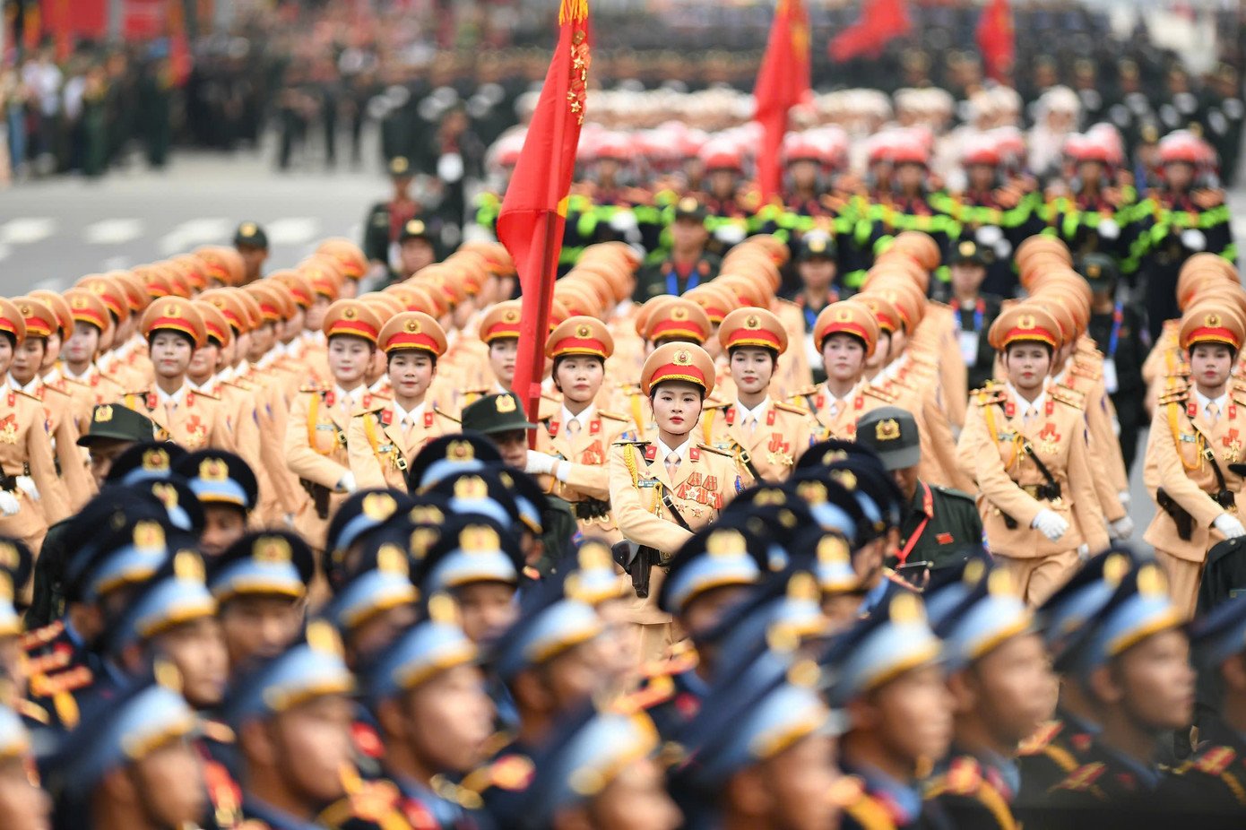 7-1756817614-282-width1390height926 Những 'bông hồng thép' trong lễ diễu binh trên Quảng trường Ba Đình - 11