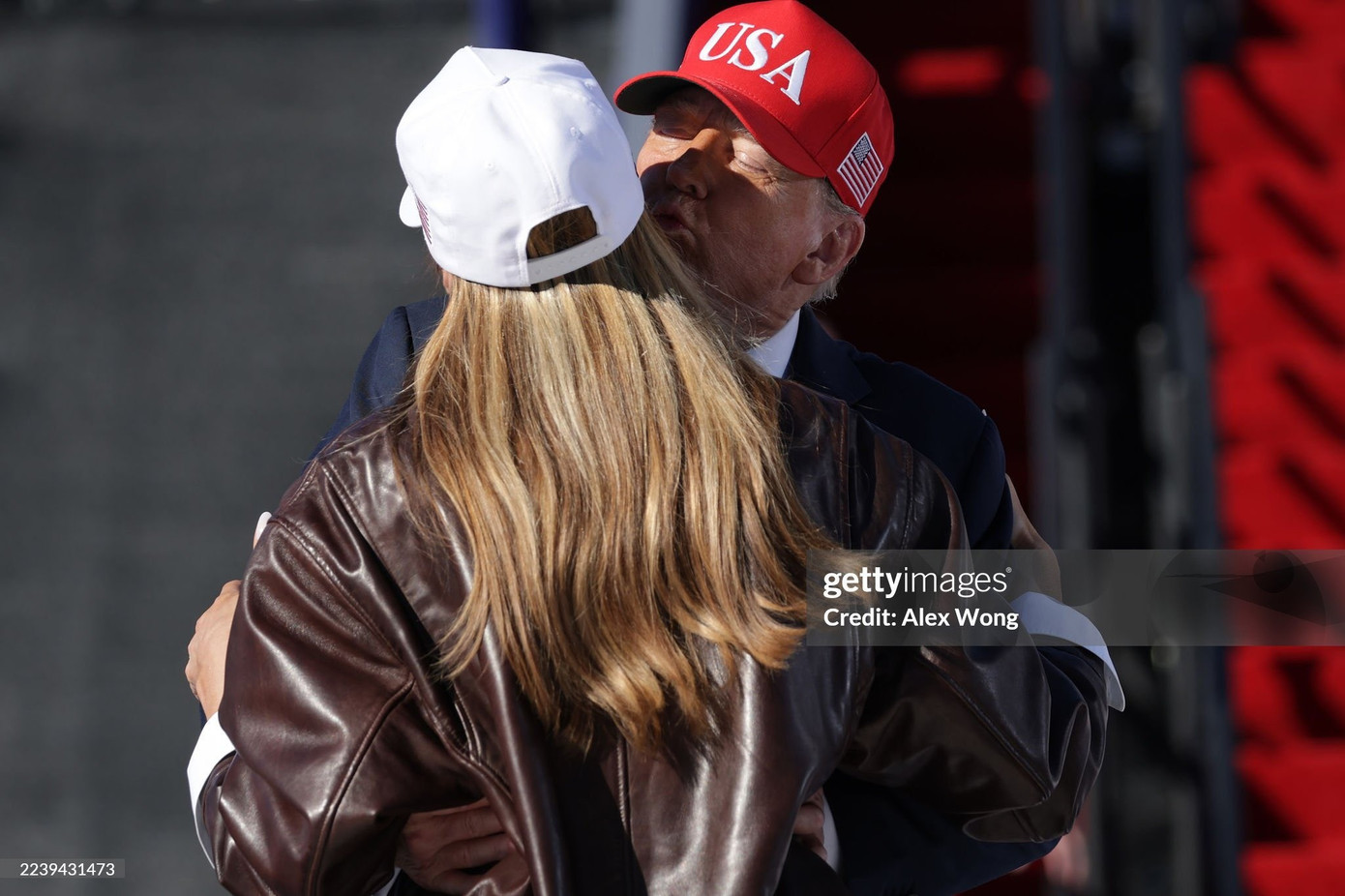 Khoảnh khắc tuyệt đối điện ảnh của bà Melania Trump- Ảnh 7.