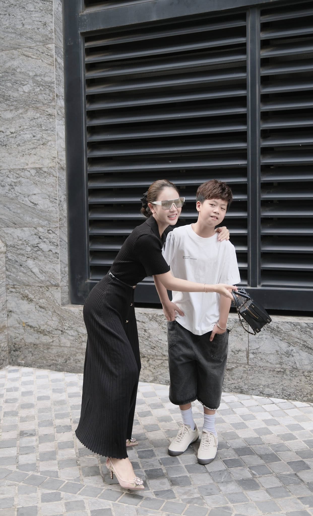 Lương Thu Trang làm mẹ đơn thân, con trai 11 tuổi sắp cao bằng mẹ, ra dáng soái ca nhí- Ảnh 3.