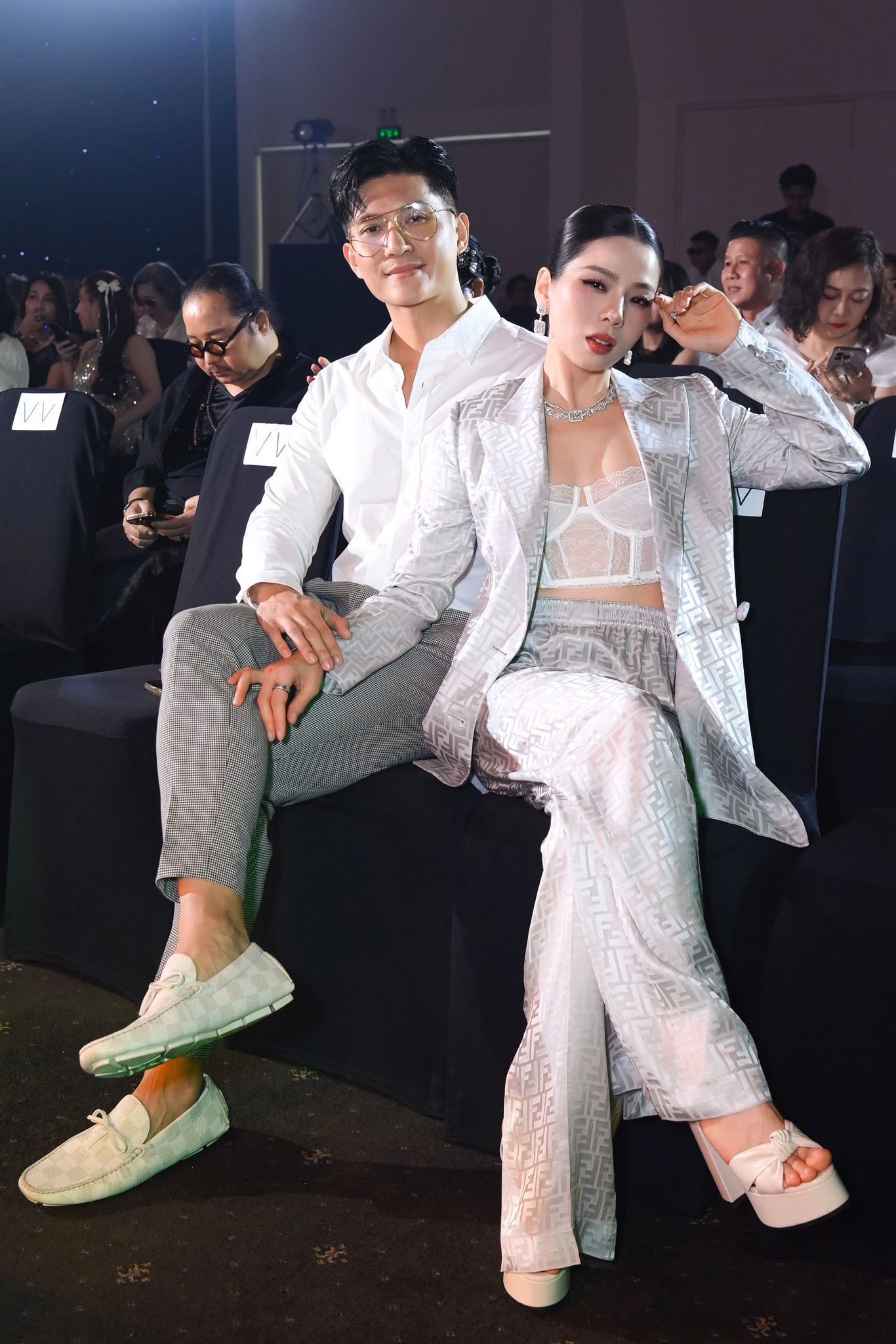 Cặp chị - em hot nhất Vbiz: Công khai tình cảm sau vài tháng ly hôn, 4 năm yêu toàn sóng gió- Ảnh 6.