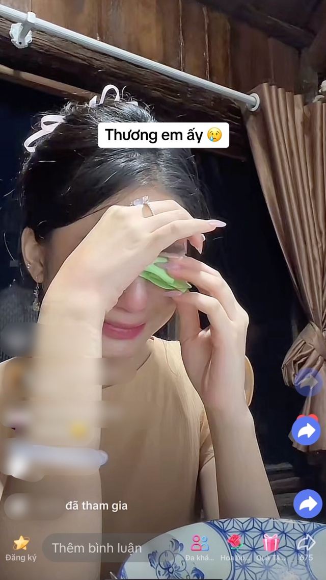 Không nhận ra nữ TikToker từng bật khóc vì bị chỉ trích, nay tự tin xuất hiện khoe đôi chân dài hơn 1m- Ảnh 1.