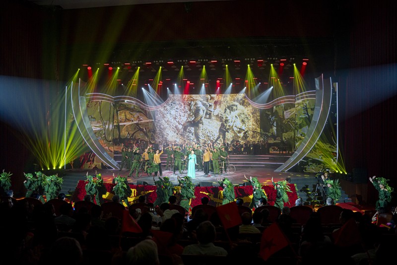 Hào hùng chương trình nghệ thuật “Đảng trong mùa xuân đại thắng” tại Đà Nẵng - 6