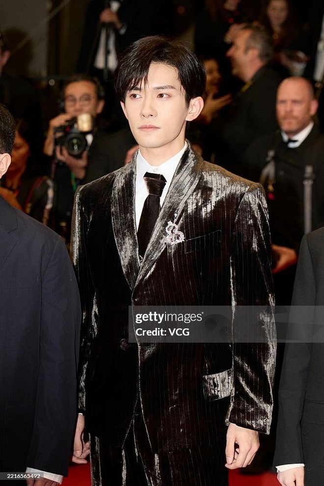 Thư Kỳ đẹp không góc chết, thách thức cả ống kính hung thần ở Cannes- Ảnh 12.