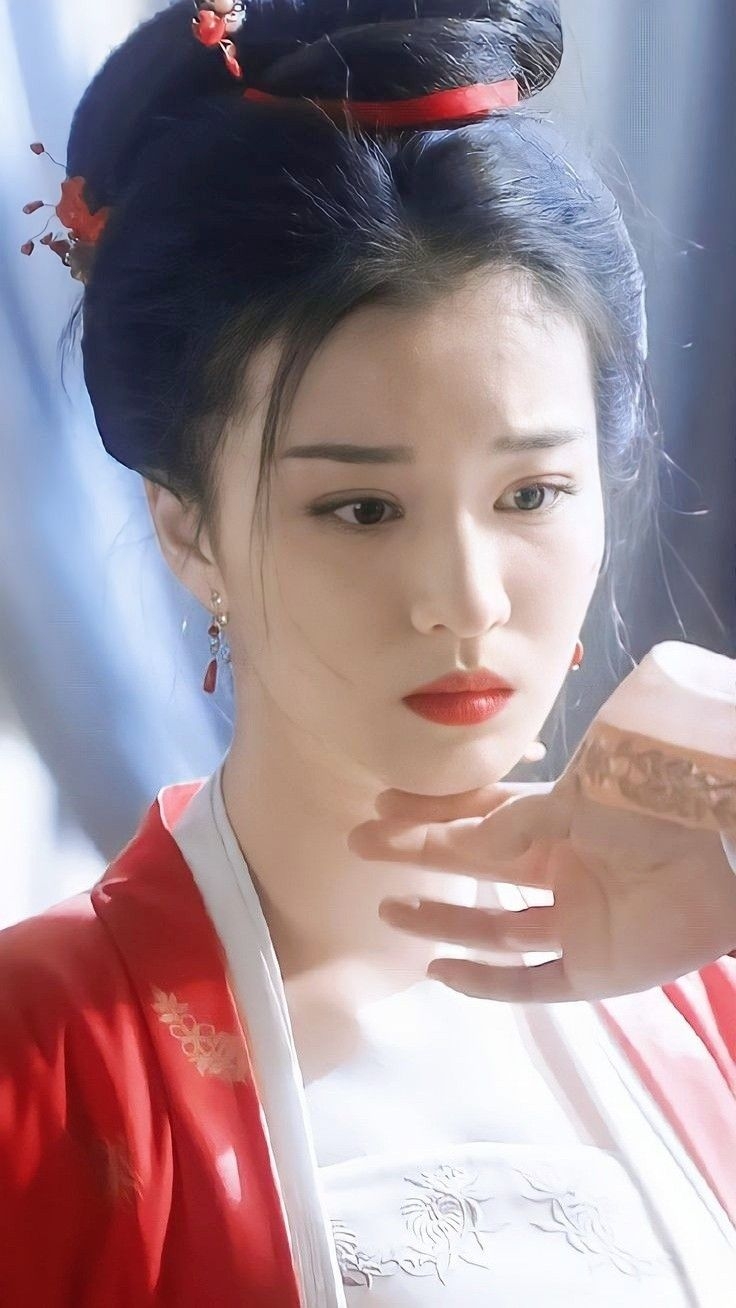 Mỹ nhân hễ mặc đồ đỏ là đẹp gấp 1000 lần: Nhan sắc là tinh hoa của tạo hóa, phong thần bao nhiêu cũng không đủ- Ảnh 5.