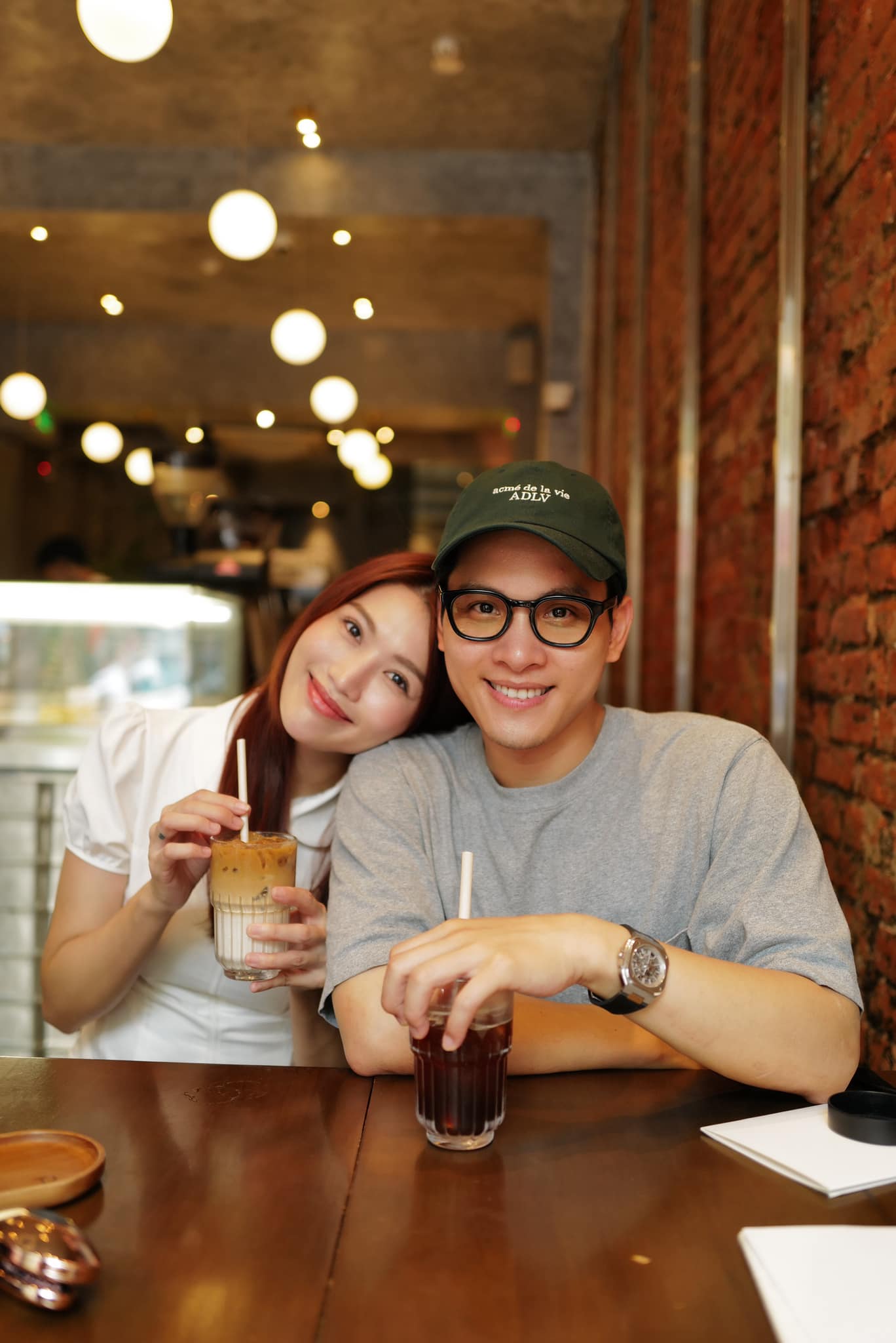 Hỷ sự Vbiz cuối tháng 10: Cô dâu là nàng hậu nổi tiếng, chồng gia thế khủng!- Ảnh 3. Hỷ sự Vbiz cuối tháng 10: Cô dâu là nàng hậu nổi tiếng, chồng gia thế khủng!- Ảnh 3.