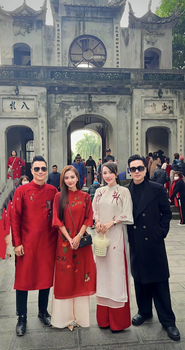 Cặp đôi diễn viên Vbiz công khai bên nhau hậu bị tóm 1001 hint yêu đương?- Ảnh 5. Cặp đôi diễn viên Vbiz công khai bên nhau hậu bị tóm 1001 hint yêu đương?- Ảnh 5.