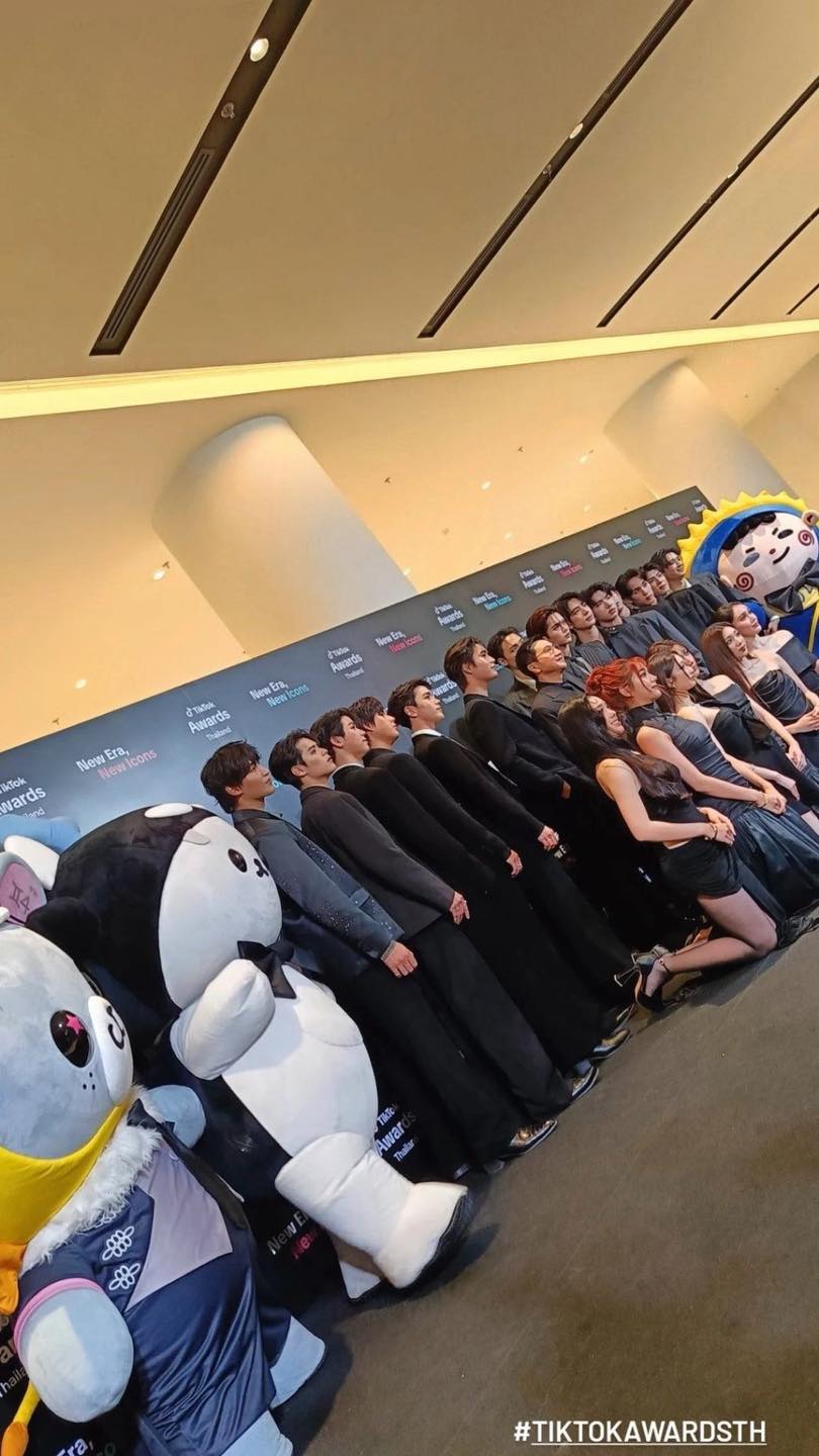 Đoạn clip biến dàn sao nam trơ mắt nhìn các mỹ nhân quỳ gối thành trò hề- Ảnh 4.