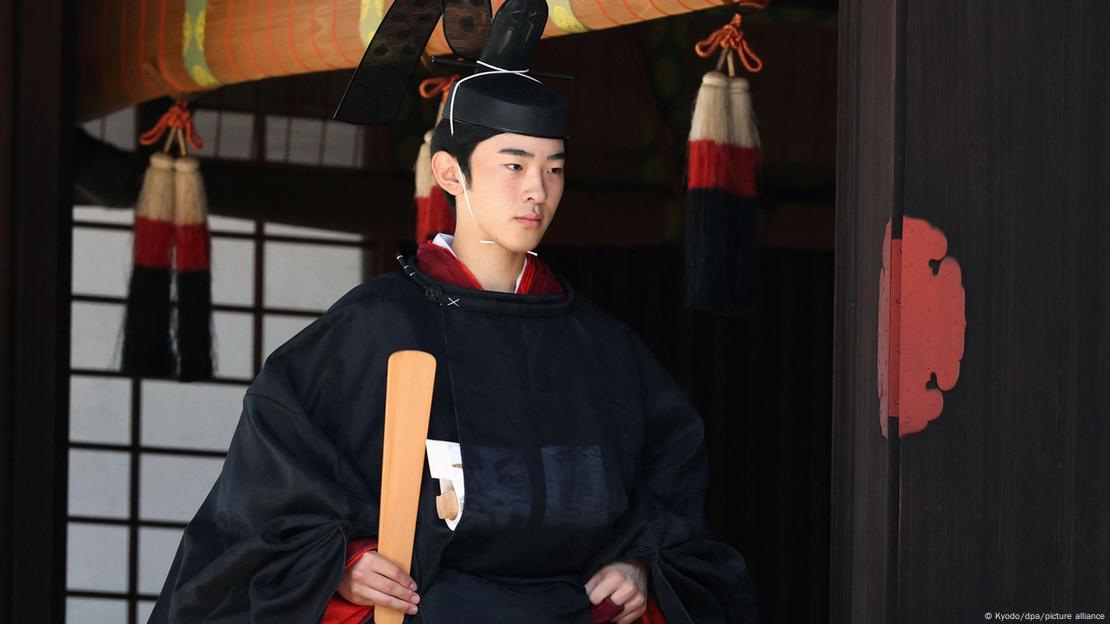 Lễ trưởng thành của Hoàng tử Nhật Bản - người gánh trên vai vận mệnh của hoàng gia lâu đời nhất thế giới- Ảnh 3.