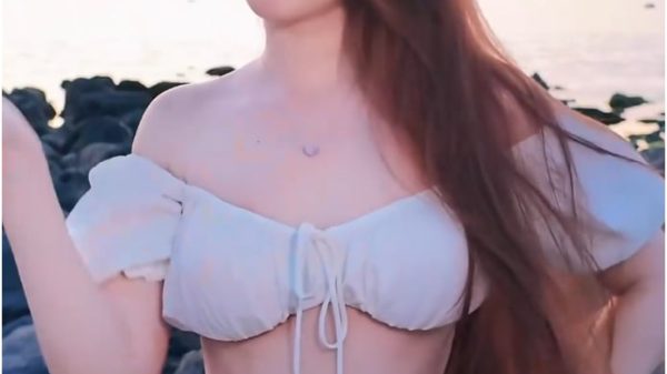 Clip: Eo thon siêu thực, Thanh Mèo liên tục tung chiêu khiến fan nam rung rinh 758a22b5 f488 42ff ba38 c18a3254e27e 1747539095092282907539 1747541273820 1747541274463142152511