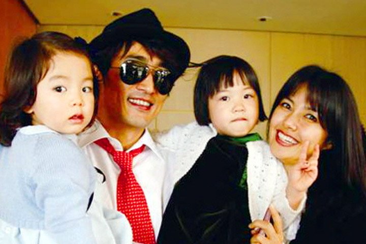 762541625662513-1723492790241-1723492790353510959008-1723518968421-17235189687541502891630-1754216475206-17542164753641253110127-1754232749493-17542327496931531815068 "Ông trùm" Cha In Pyo có thực sự là cậu ấm "ngậm thìa vàng", thừa kế 300 tỷ USD? 762541625662513 1723492790241 1723492790353510959008 1723518968421 17235189687541502891630 1754216475206 17542164753641253110127 1754232749493 17542327496931531815068