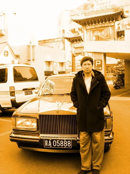 Thừa kế 99.000 tỷ đồng từ vợ đại gia hơn 38 tuổi, người đàn ông hào phóng cho Thừa kế 99.000 tỷ đồng từ vợ đại gia hơn 38 tuổi, người đàn ông hào phóng cho