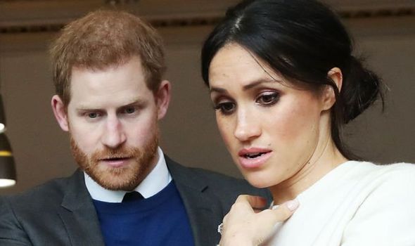 Ác mộng mới của Harry và Meghan khi hàng ngàn người kéo đến bủa vây biệt thự triệu đô tại Mỹ- Ảnh 1.