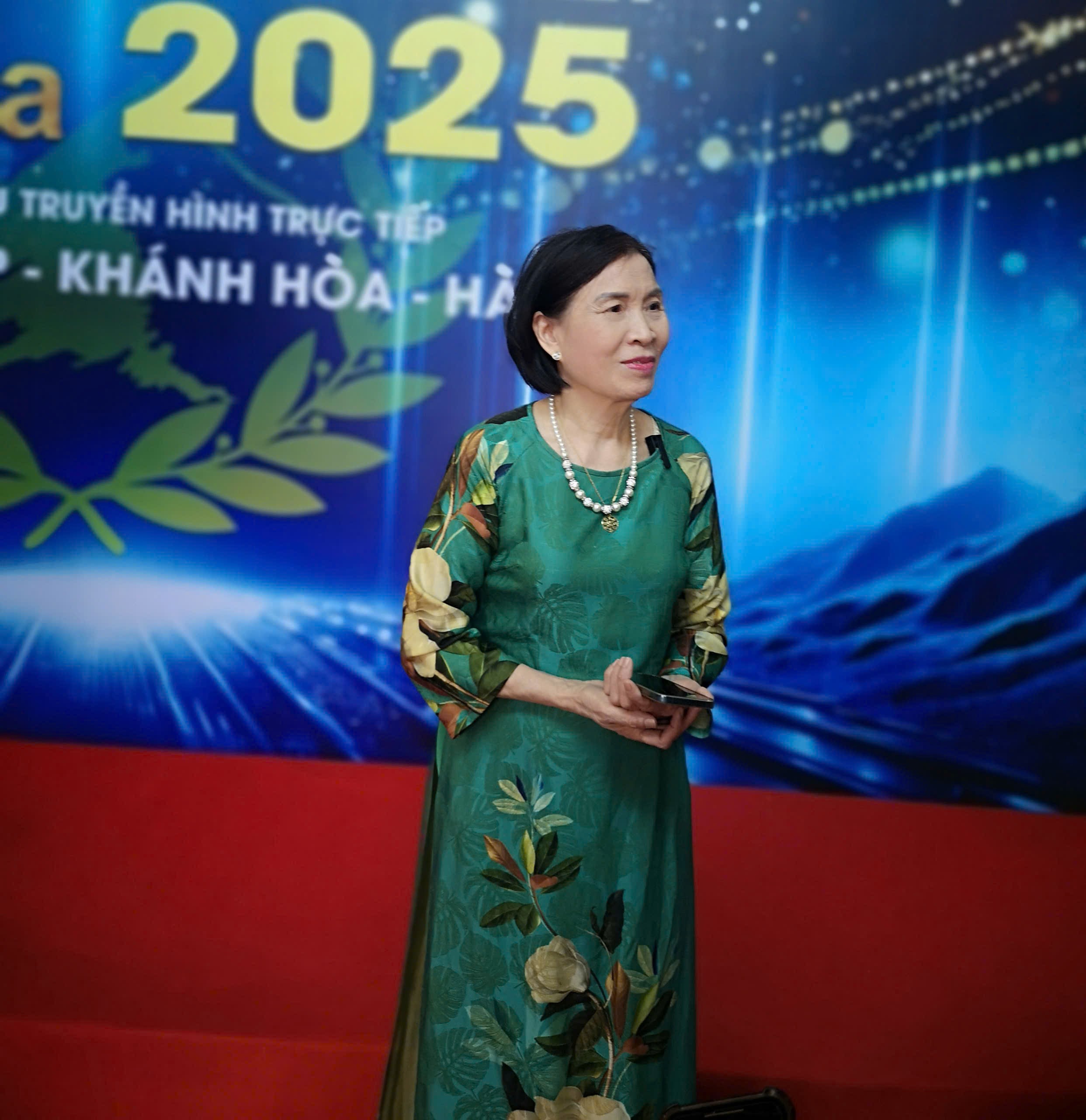 Bà nội Bảo Khánh rất hạnh phúc khi cháu trai đã chạm đến ước mơ