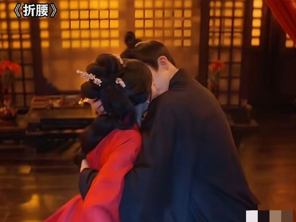 Không cần khoe da thịt, phim cổ trang xứ Trung hot nhất hiện nay vẫn khiến người xem nghẹt thở vì cảnh “giường chiếu”- Ảnh 2. Không cần khoe da thịt, phim cổ trang xứ Trung hot nhất hiện nay vẫn khiến người xem nghẹt thở vì cảnh “giường chiếu”- Ảnh 2.