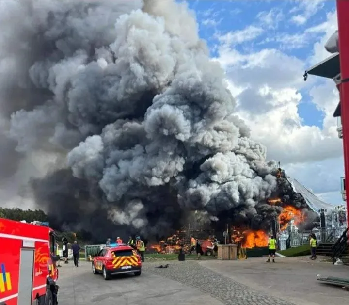 Một người tử vong chỉ 2 ngày sau vụ cháy sân khấu kinh hoàng tại lễ hội Tomorrowland- Ảnh 1.