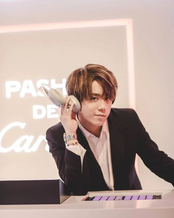 Nam ca sĩ đình đám rơi xuống biển, nghi vấn tự tử- Ảnh 5.