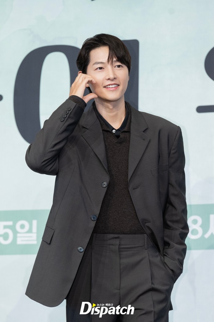 Song Joong Ki gia trưởng thế này, bảo sao Song Hye Kyo chạy vội?- Ảnh 4. Song Joong Ki gia trưởng thế này, bảo sao Song Hye Kyo chạy vội?- Ảnh 4.