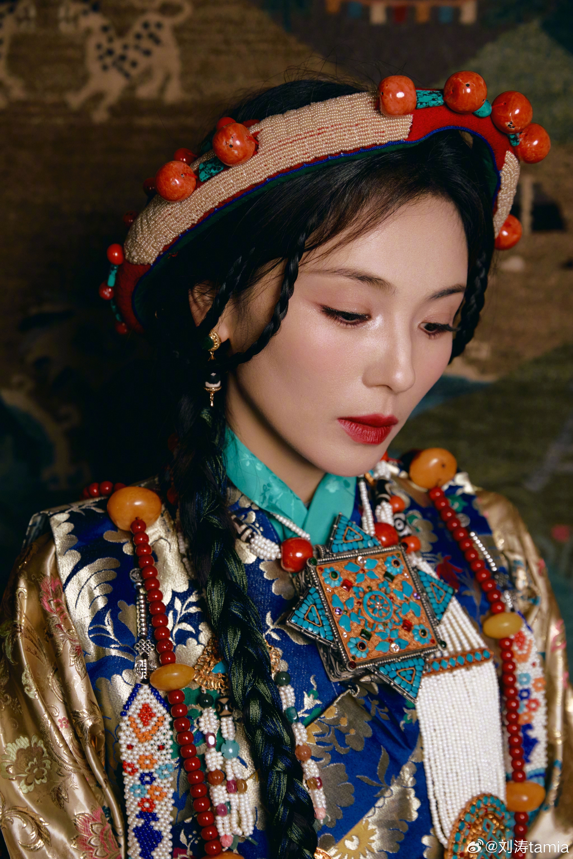 "Mỹ nhân Tây Tạng" đẹp nhất Tết 2025: U50 mà trẻ không tưởng, quốc bảo nhan sắc của màn ảnh Trung Quốc 8 1206 1738257993259 1738257993792587989560