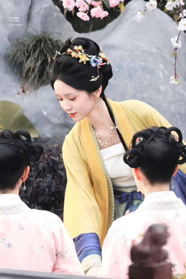 8-1747107398319634323036 "Tứ tiểu thư" đẹp nhất Trung Quốc hiện tại: Mỹ nhân cổ trang xứng đáng phong thần, nhan sắc lẫn phối đồ đều mướt mắt 8 1747107398319634323036