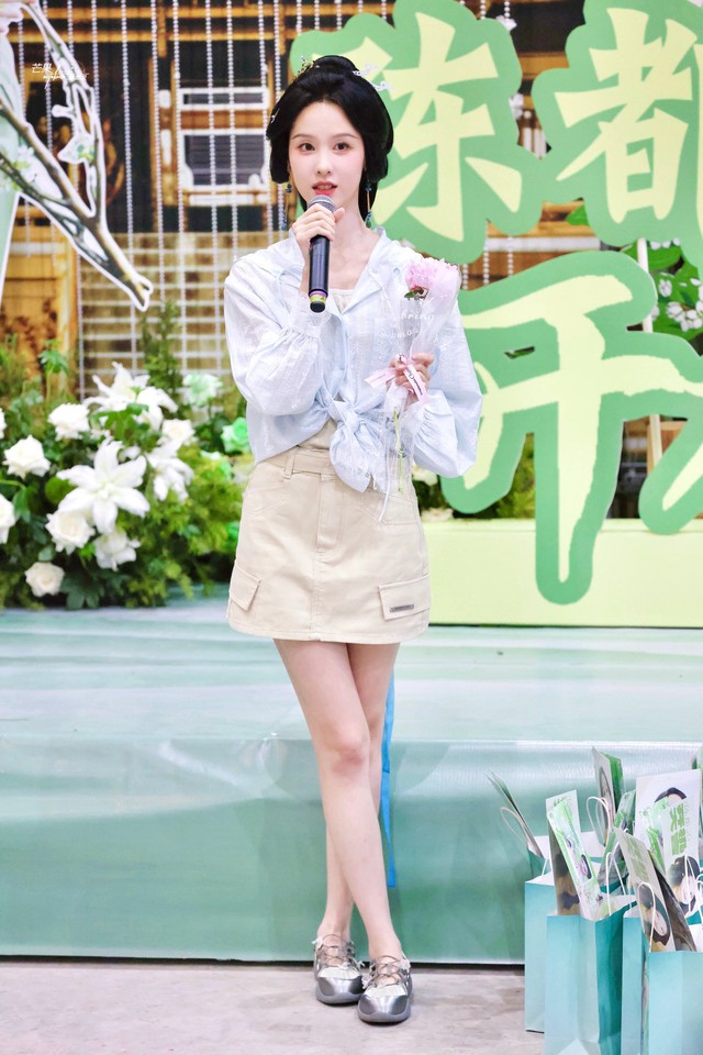 "Tiểu thư" đẹp nhất Trung Quốc 2025 đóng phim cổ trang mới: Visual đúng chuẩn tuyệt sắc giai nhân 8 1748506487150304117863 1748529978155 17485299791541804994138