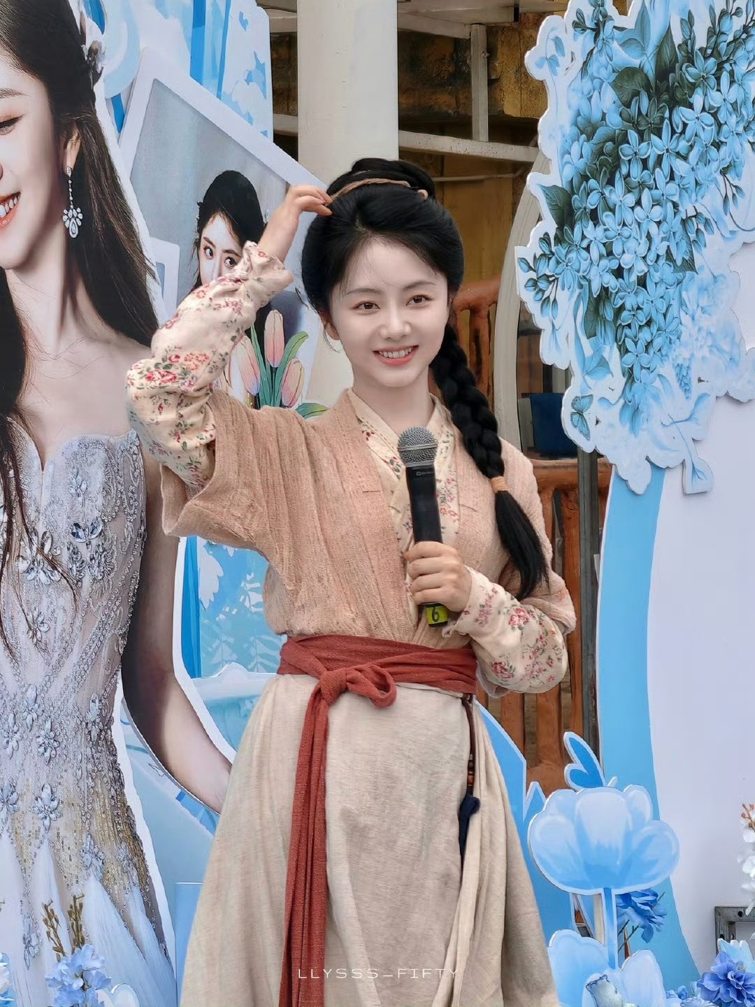 Mỹ nhân ngôn tình nhắm mắt đi ngủ cũng thấy đẹp: U40 trẻ như thiếu nữ 18, outfit nào cũng Mỹ nhân ngôn tình nhắm mắt đi ngủ cũng thấy đẹp: U40 trẻ như thiếu nữ 18, outfit nào cũng